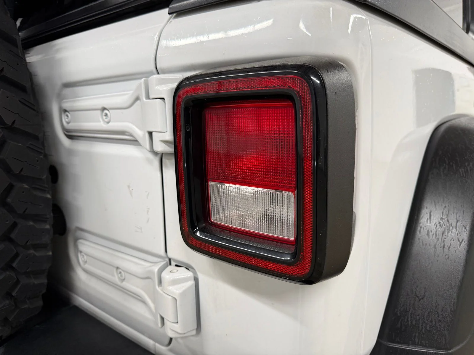 Used 2020 White Jeep Unlimited Sport image 10