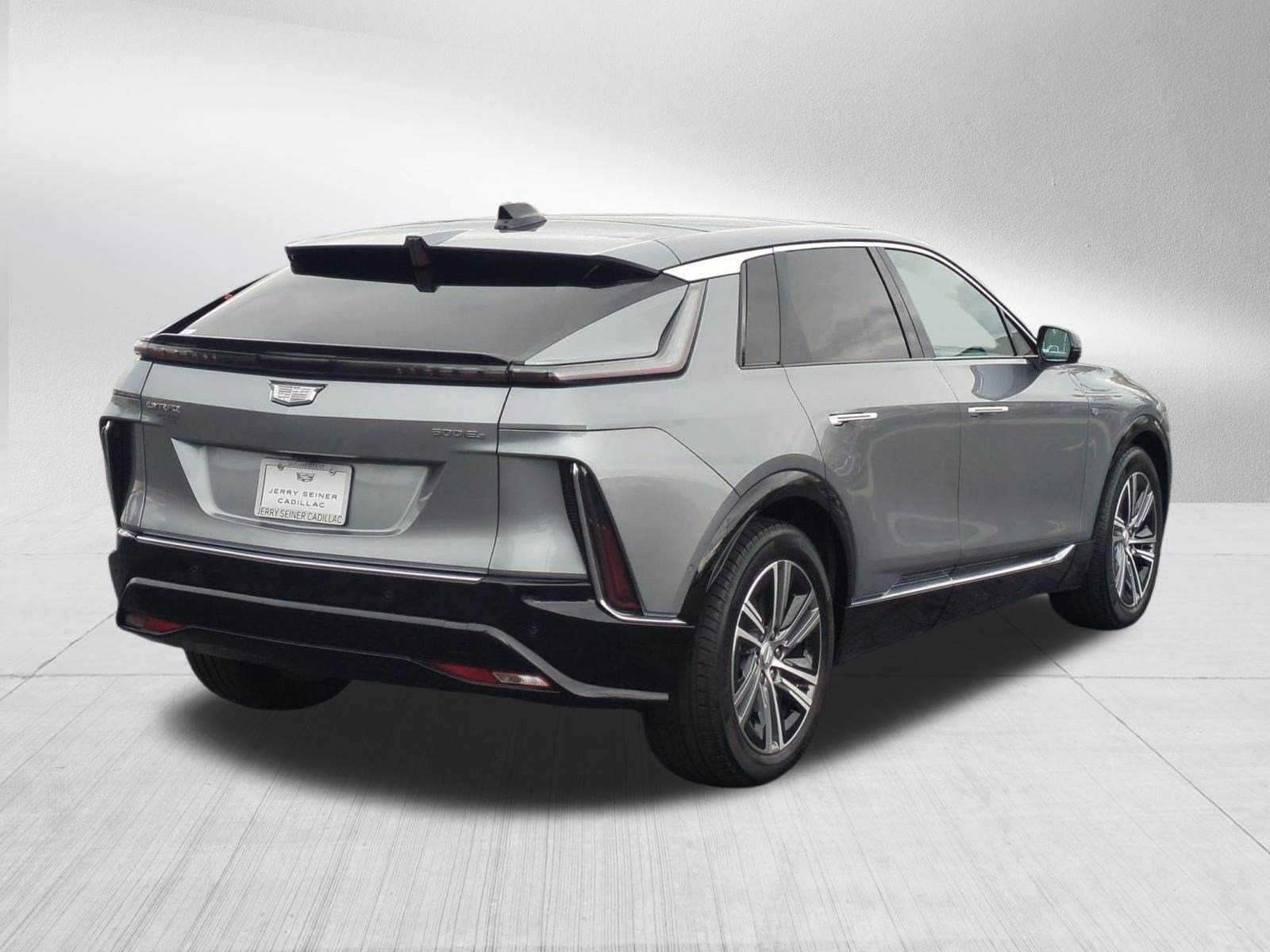 Used 2024 Argent Silver Metallic Cadillac Luxury image 6