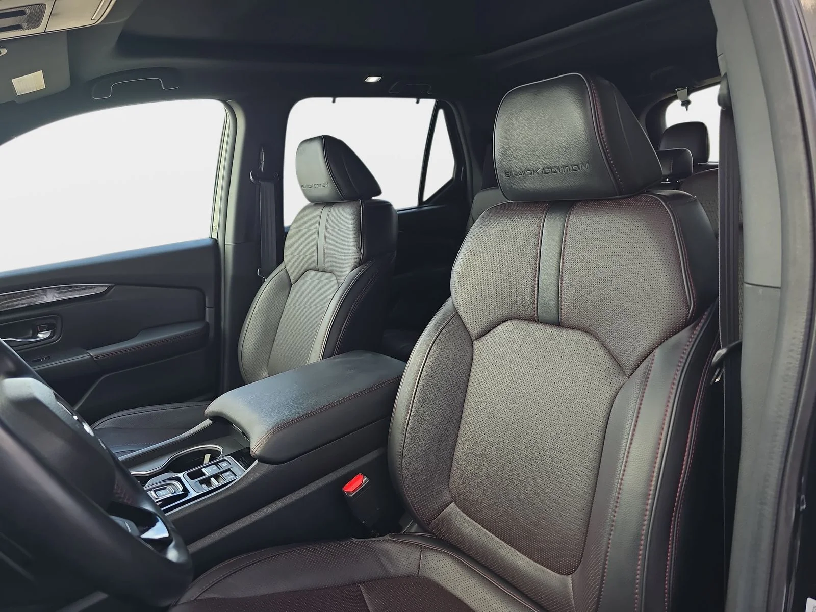 2025 Honda Pilot Black Edition - Photo 18
