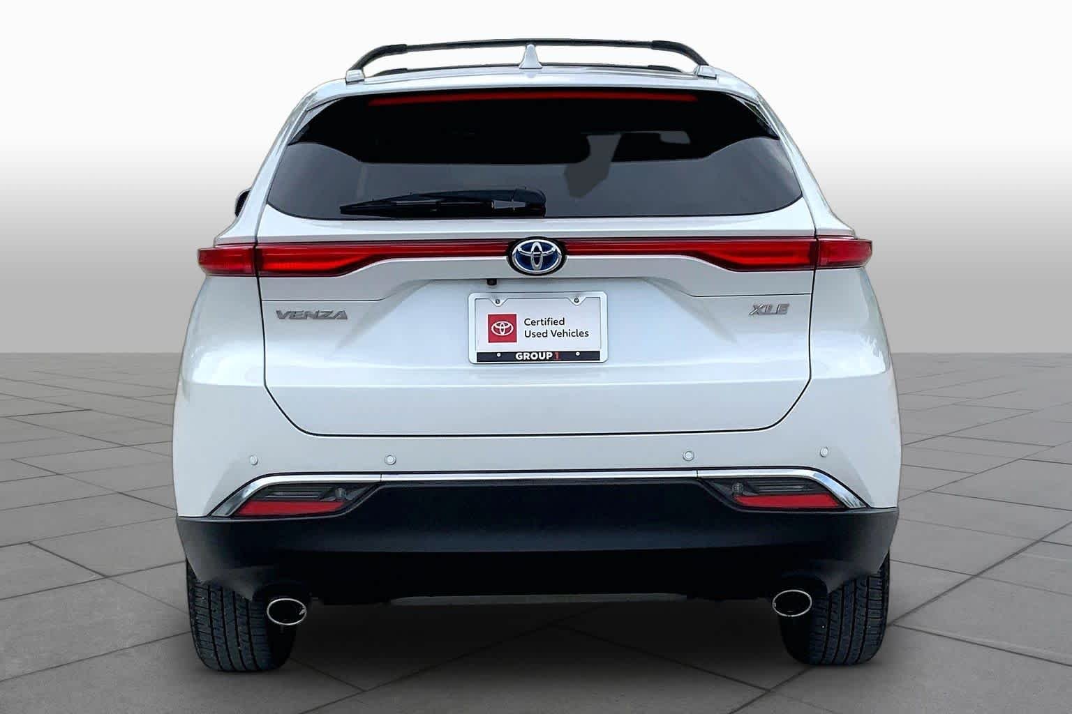 Used 2024 Wind Chill Pearl Toyota XLE image 5