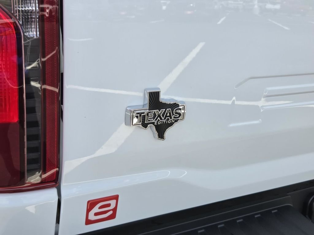 New 2026 Oxford White Ford XLT image 44