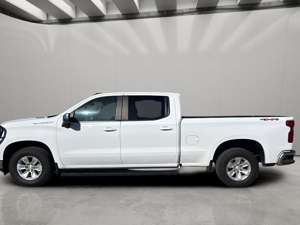 Used 2022 Summit White Chevrolet LT image 1