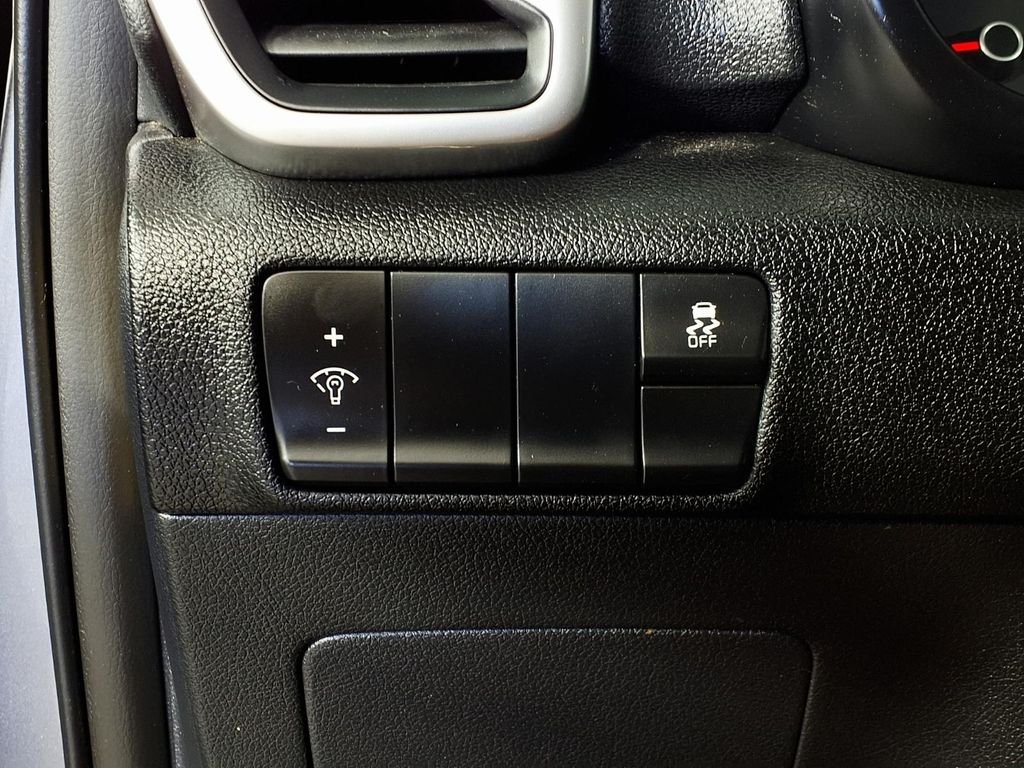 Used 2017 Silver Kia EX image 24