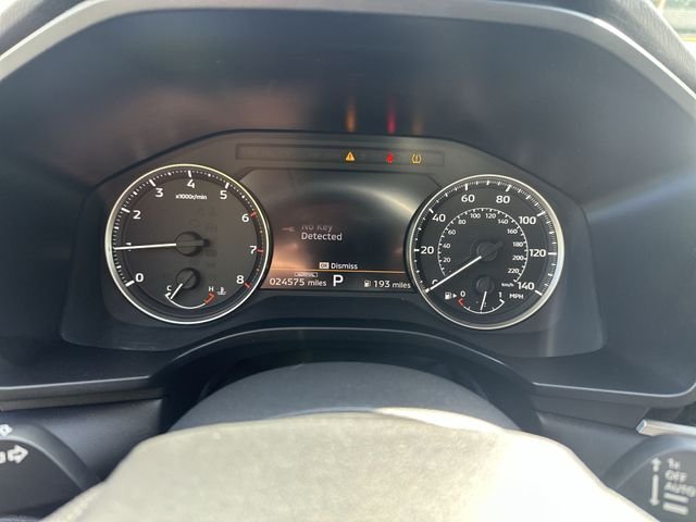 Used 2025  Mitsubishi SE image 12