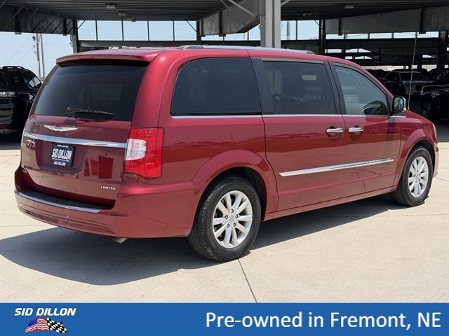 Used 2016 Deep Cherry Red Crystal Pearlcoat Chrysler Limited Platinum image 16