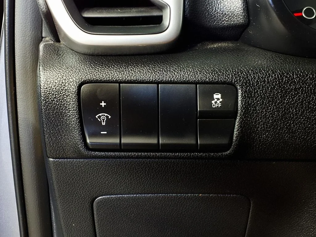 Used 2017 Silver Kia EX image 24