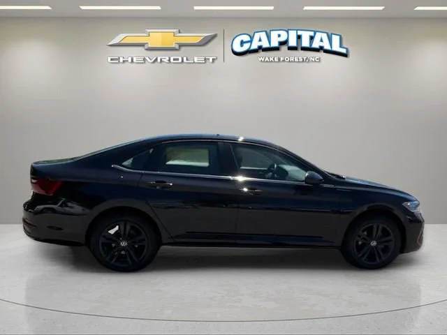 Used 2023 Black Volkswagen 1.5T SE image 6