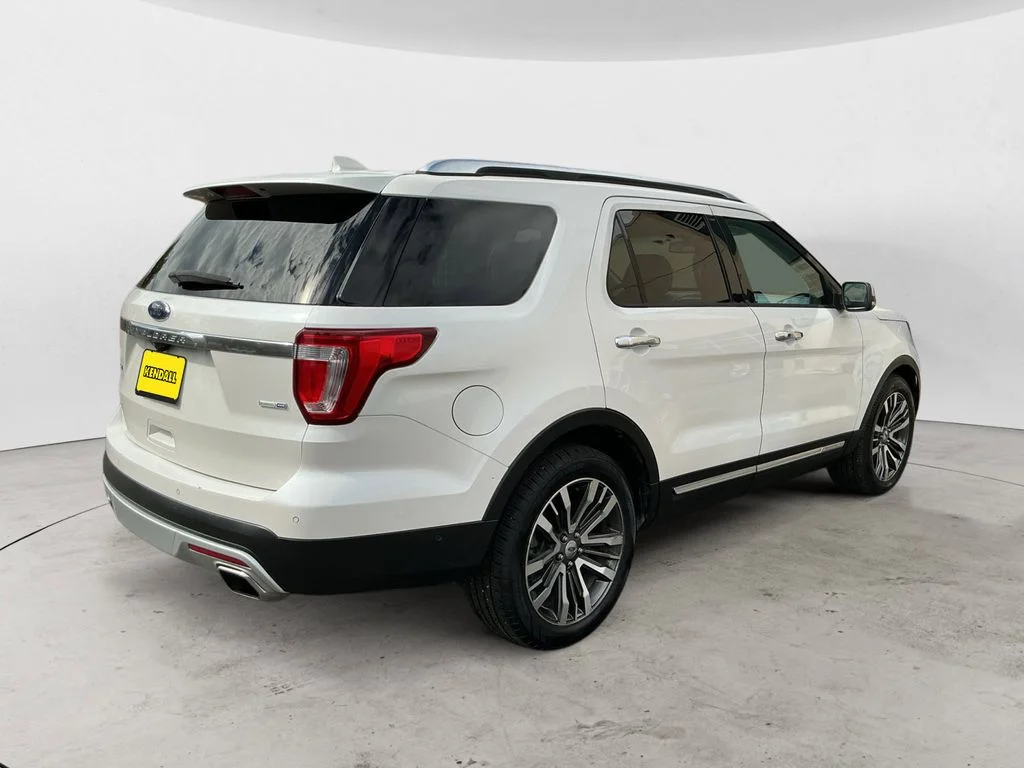 Used 2016 White Ford Platinum image 5