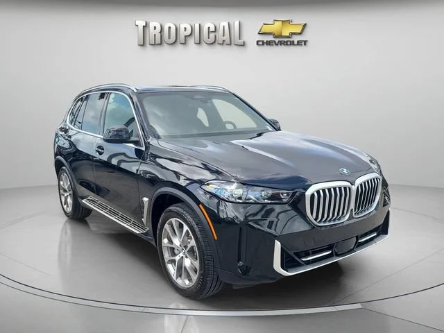 Used 2026 Black BMW sDrive40i image 4