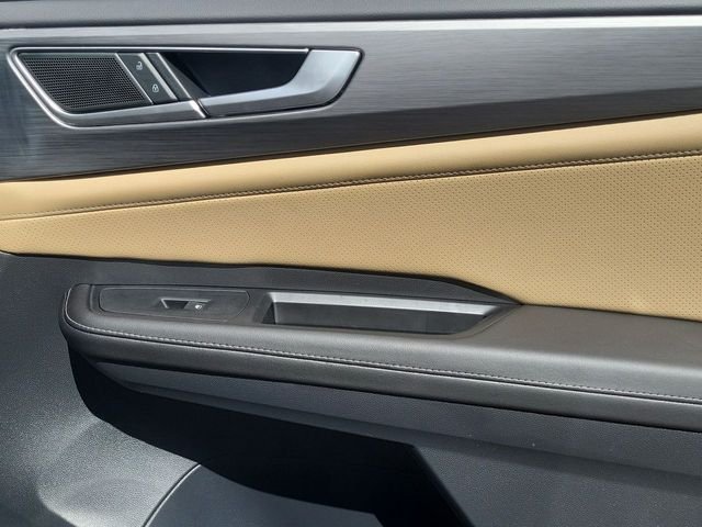 New 2026 Silver Volkswagen 2.0T SE image 18