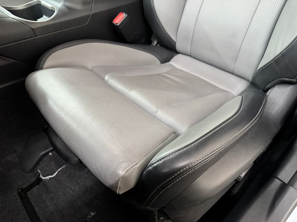 Used 2021 Silver Subaru Limited image 16