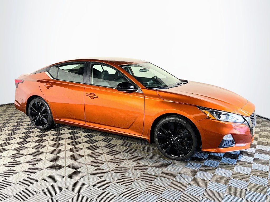Used 2022 Sunset Nissan 2.5 SR image 4