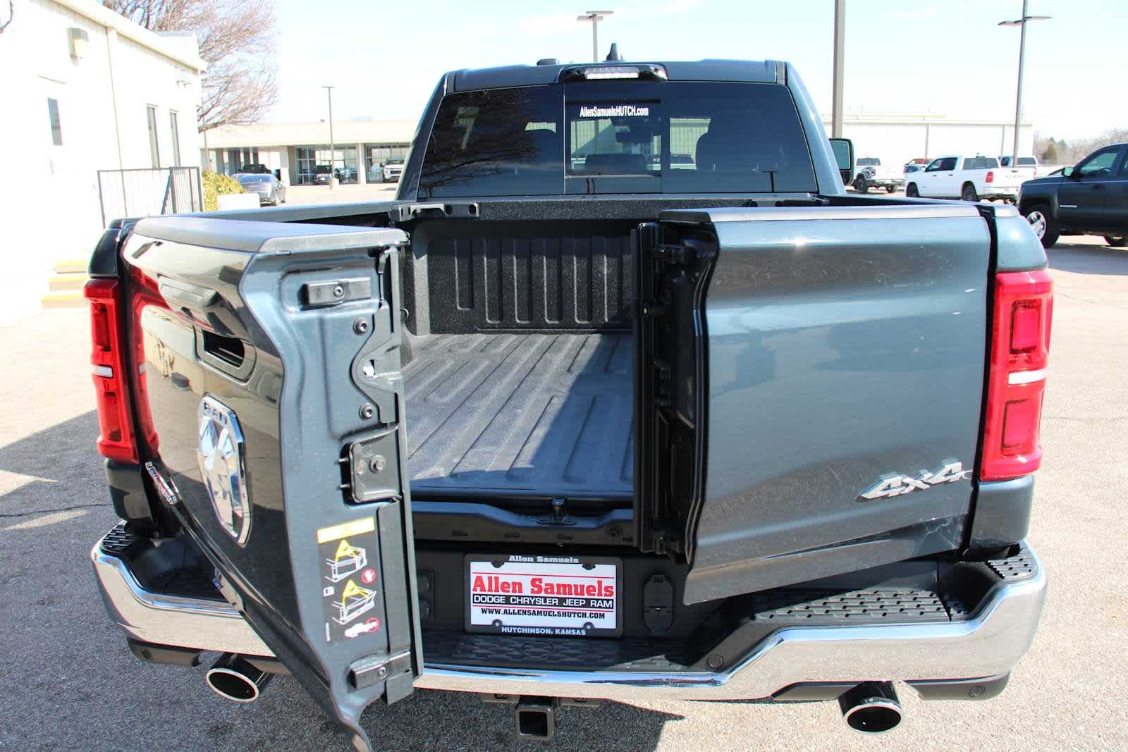 2025 RAM 1500 Limited - Photo 11