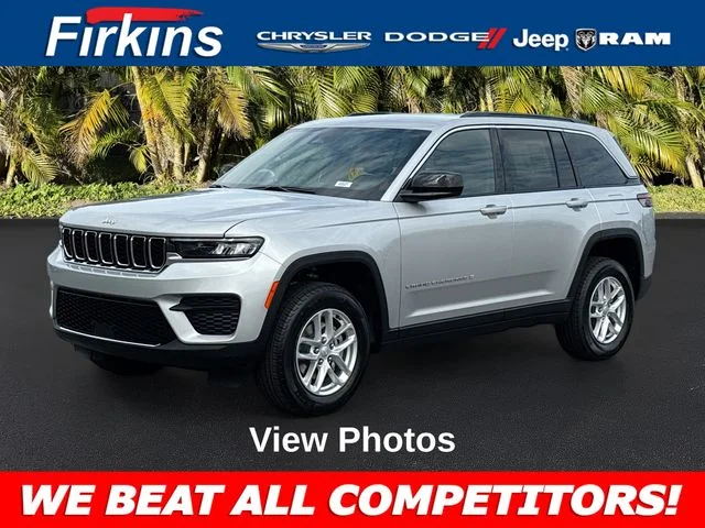 New 2026 Silver Zynith Exterior Paint Jeep Laredo image 1