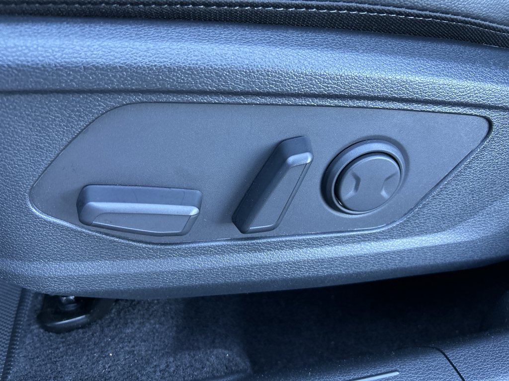 New 2026 Glacial White Pearl Kia X-Line image 18
