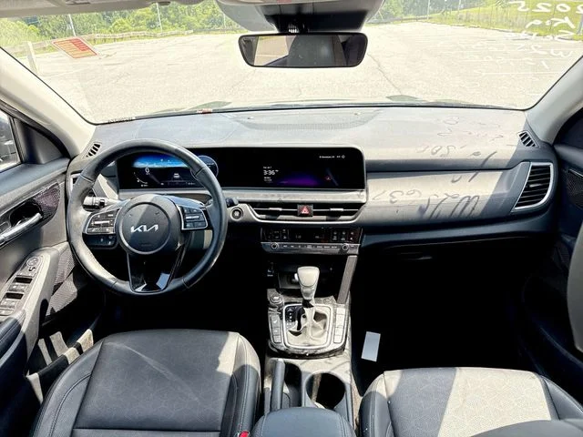Used 2025 Gray Kia EX image 7