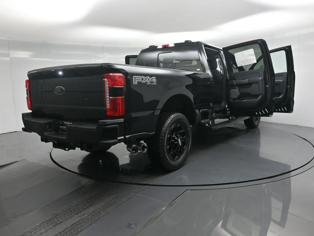 New 2026 Agate Black Metallic Ford Lariat image 5