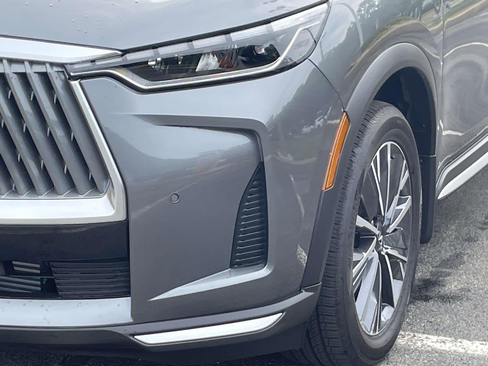 New 2026 Graphite Shadow INFINITI LUXE image 13