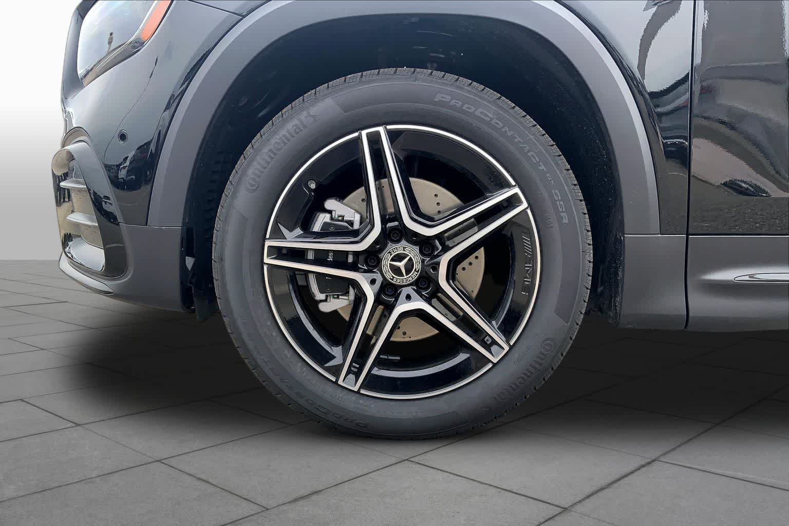 New 2026 Night Black Mercedes-Benz GLB 250 image 18