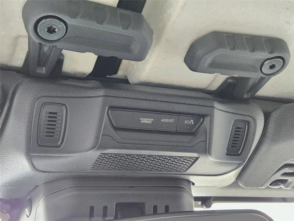 New 2026 Bright White Clearcoat Jeep Rubicon image 32
