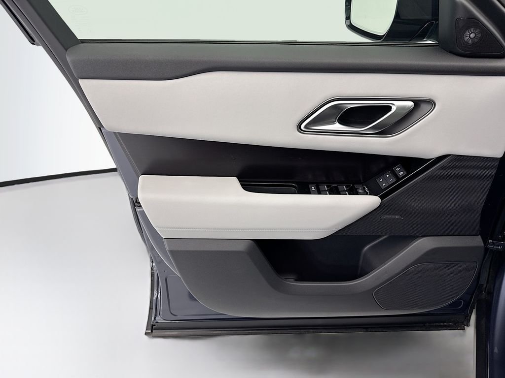 New 2026 Varesine Blue Land Rover Dynamic SE image 23