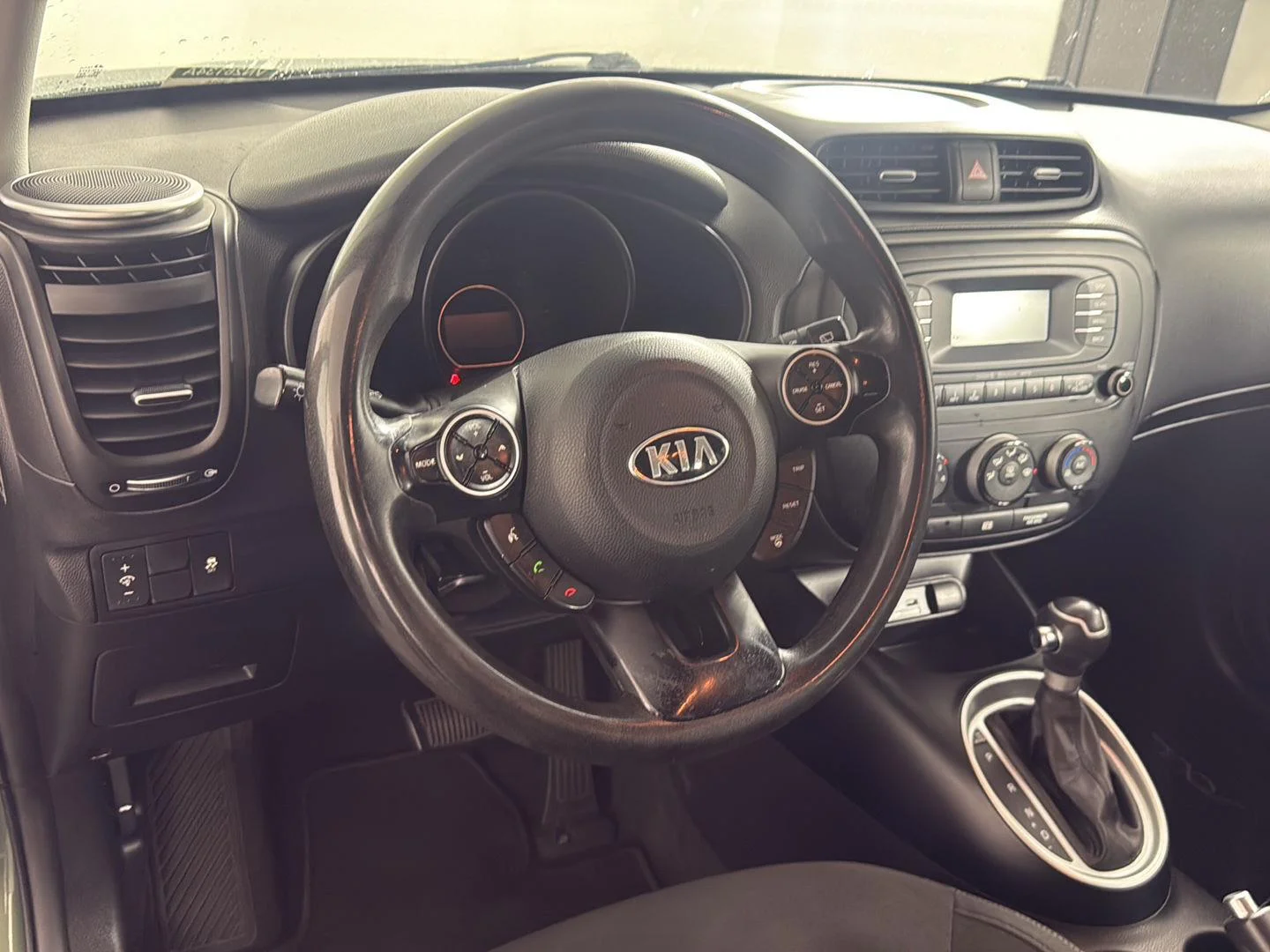 Used 2014 Kale Green Kia Base image 9
