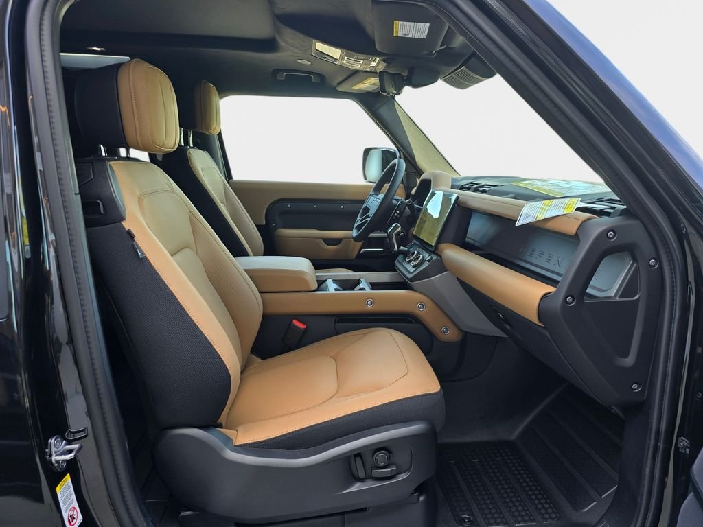 New 2026 Santorini Black LAND ROVER V8 image 10