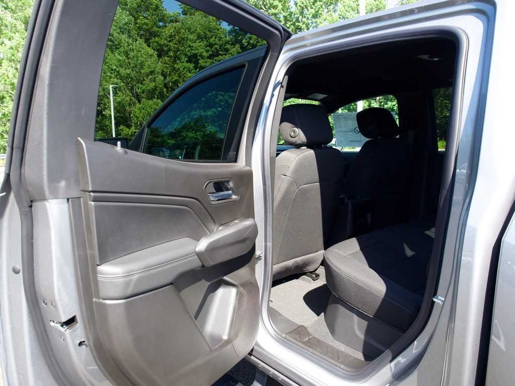 New 2026 Sterling Metallic GMC Elevation image 13