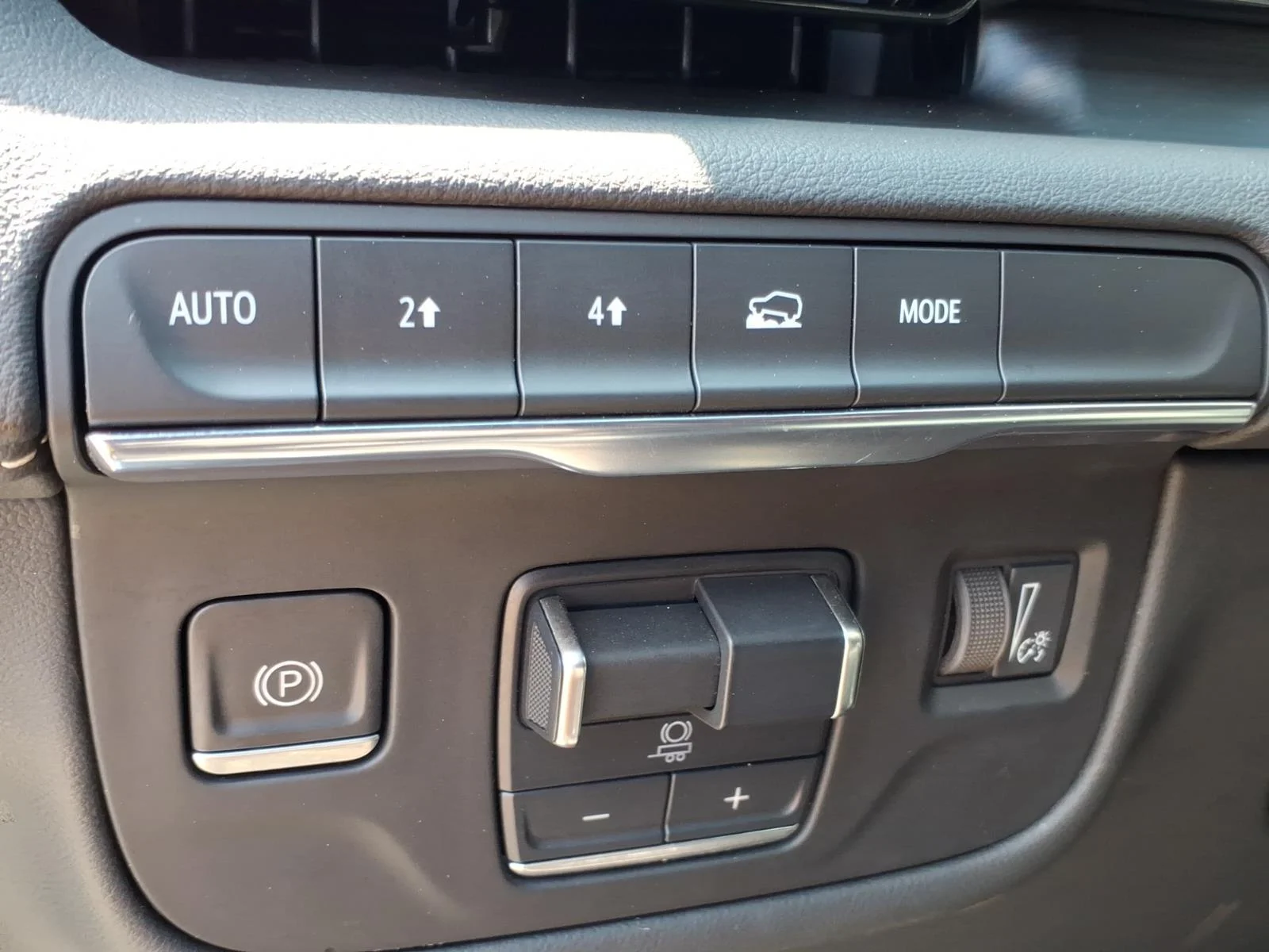 Used 2023 Crystal White Tricoat Cadillac 4WD Sport image 10