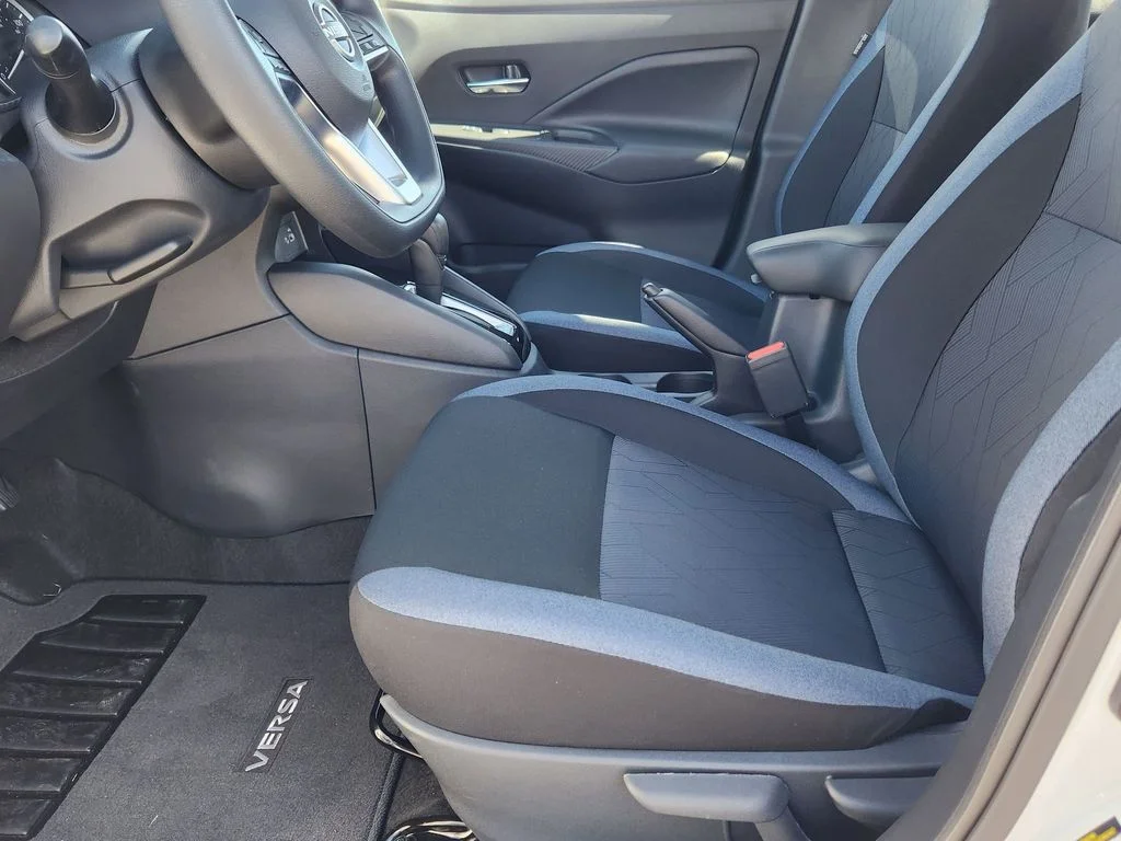 2025 Nissan Versa Sedan SV - Photo 13