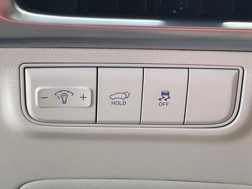 New 2026 White Hyundai SEL image 18