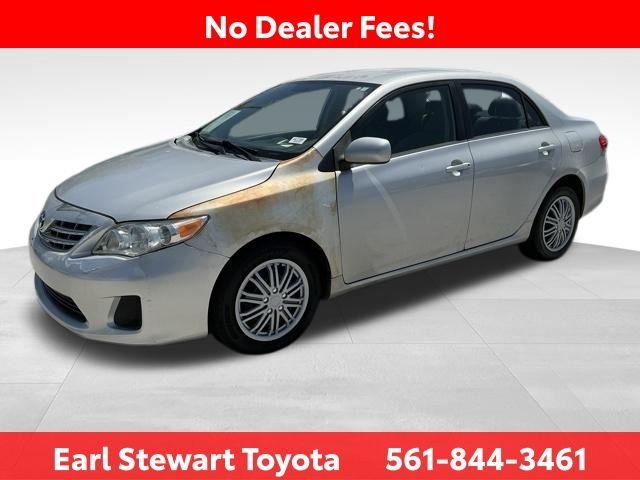 Used 2013 Silver Toyota LE image 8