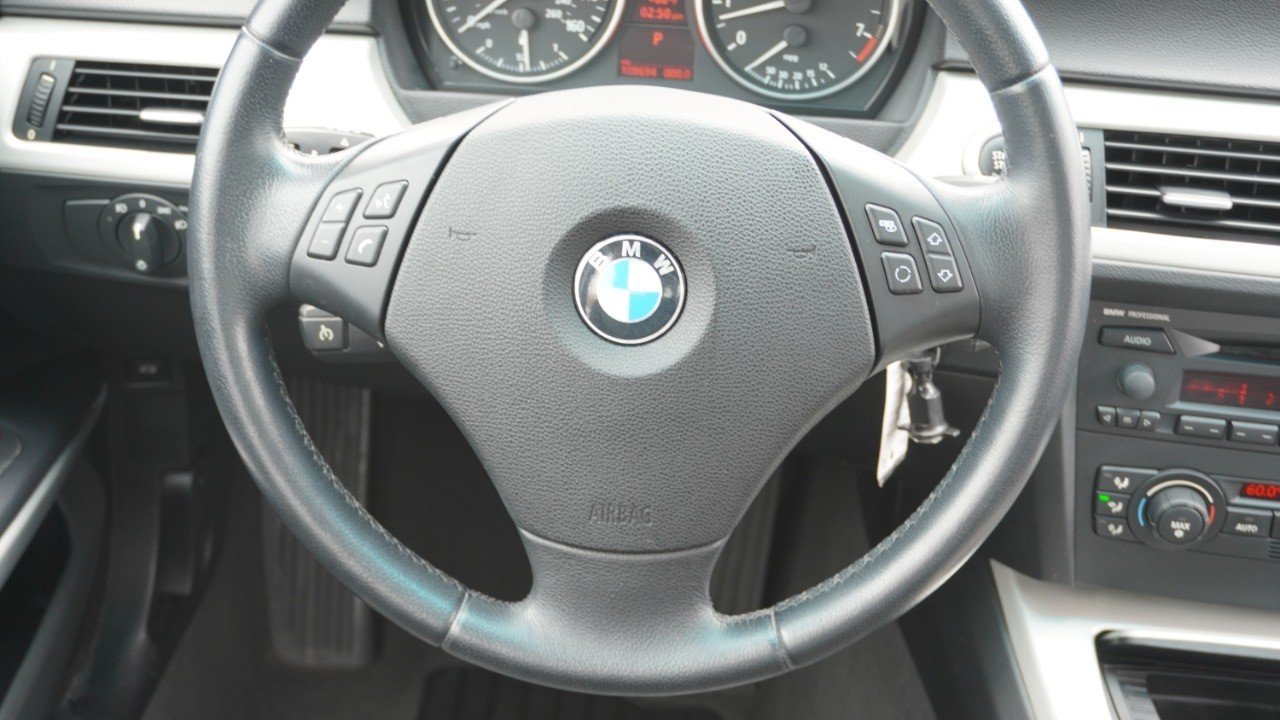 Used 2006 Silver BMW 325i image 24