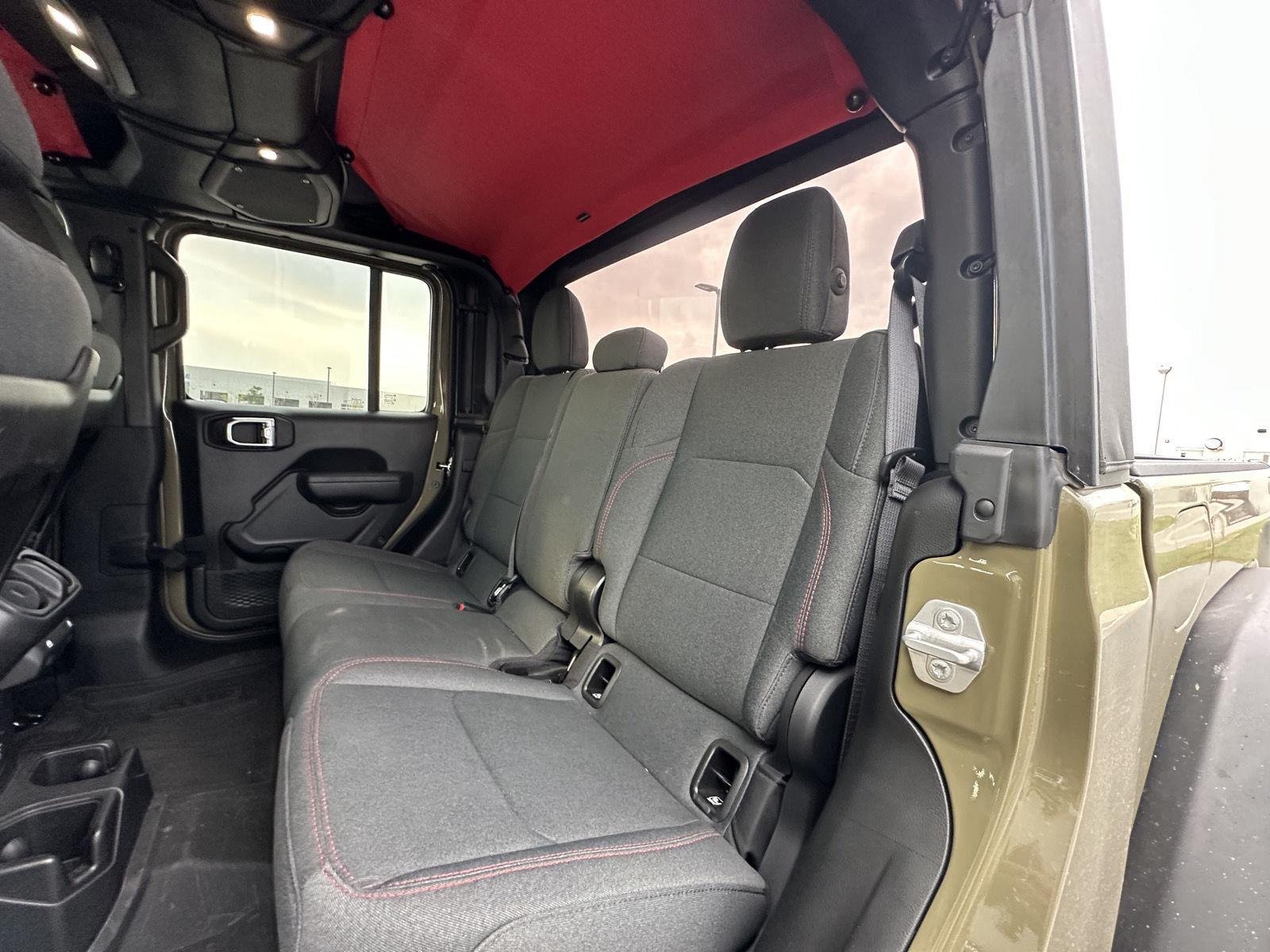 Used 2025 41 Jeep Rubicon image 9