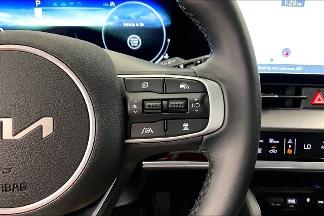 Used 2025 Dawning Red Kia SX-Prestige image 28
