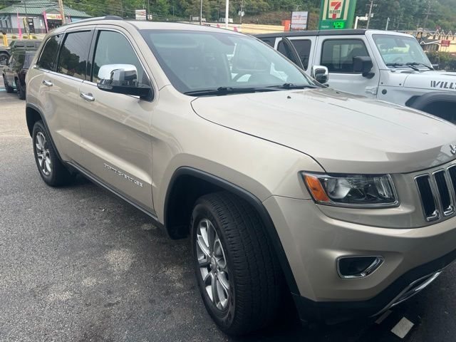 Used 2014 Beige Jeep Limited image 2