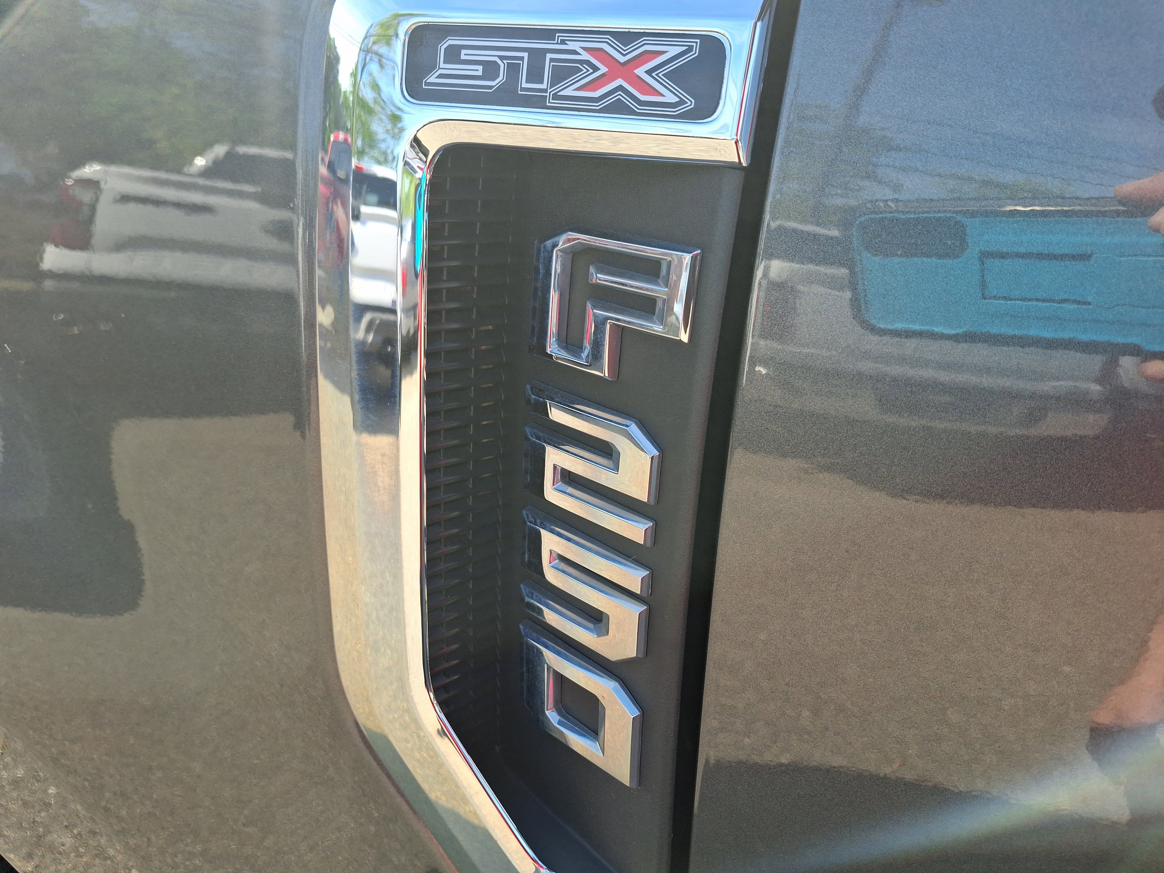 Used 2019 MAGNETIC Ford XL image 10