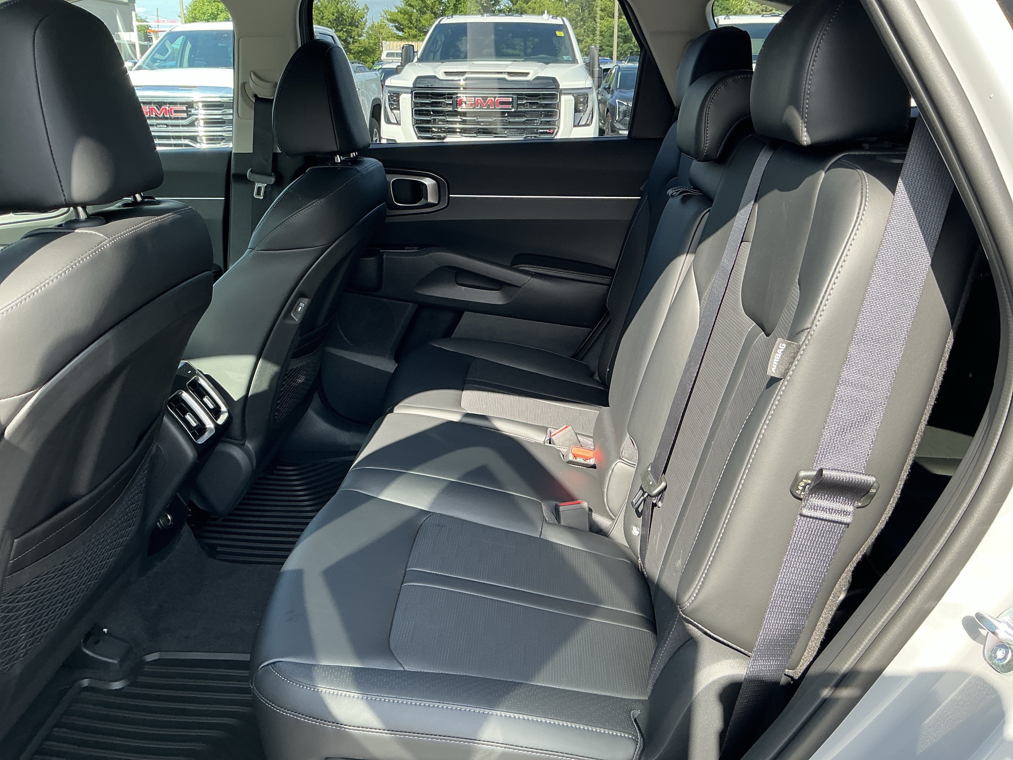 New 2026 Wolf Gray Kia S image 10
