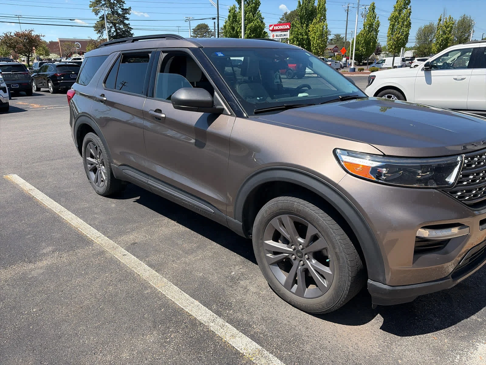 2021 Ford Explorer XLT 4WD's photo