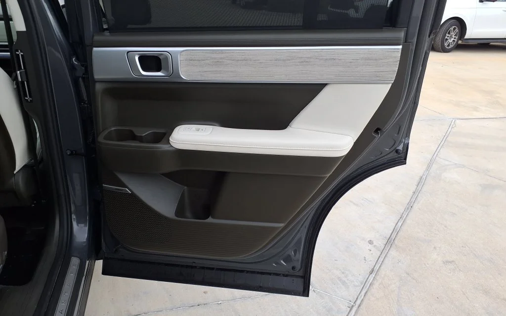 Used 2025 Gray Hyundai Calligraphy image 17
