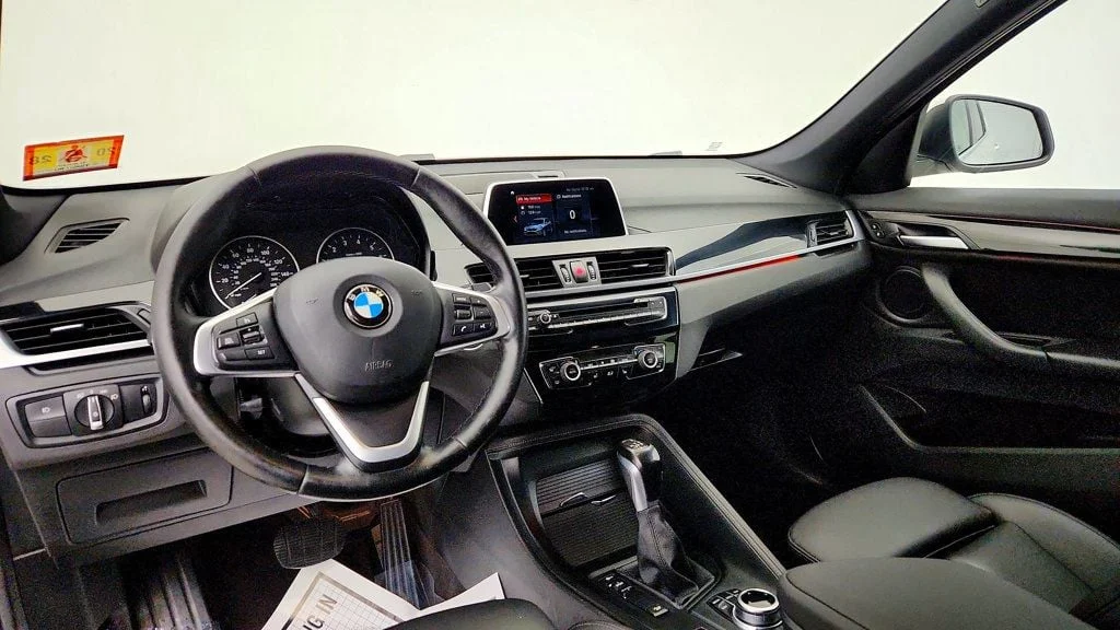 Used 2018 Alpine White BMW xDrive28i Sports Activity Vehicle image 13