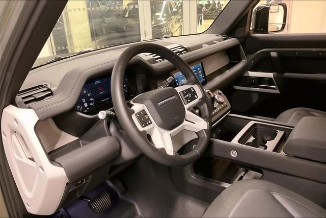 Used 2020 Green Land Rover First Edition image 22