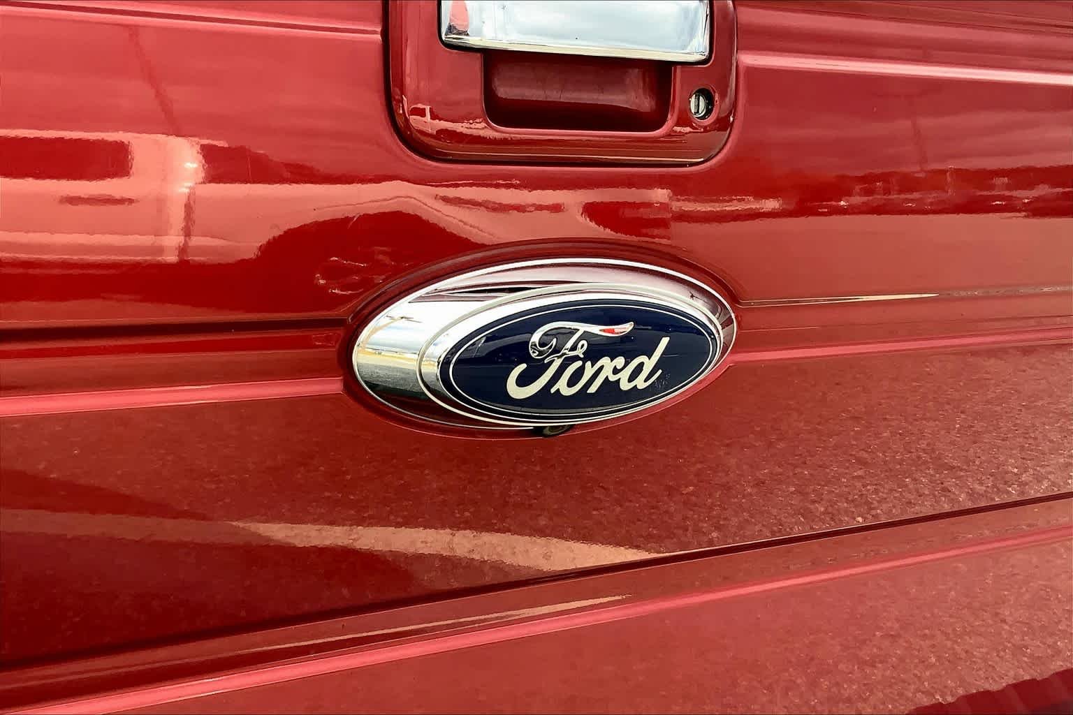 Used 2013 Ruby Red Metallic Tinted Clearcoat Ford Lariat image 10