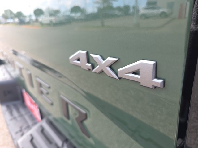 Used 2026 Green Nissan SV image 5