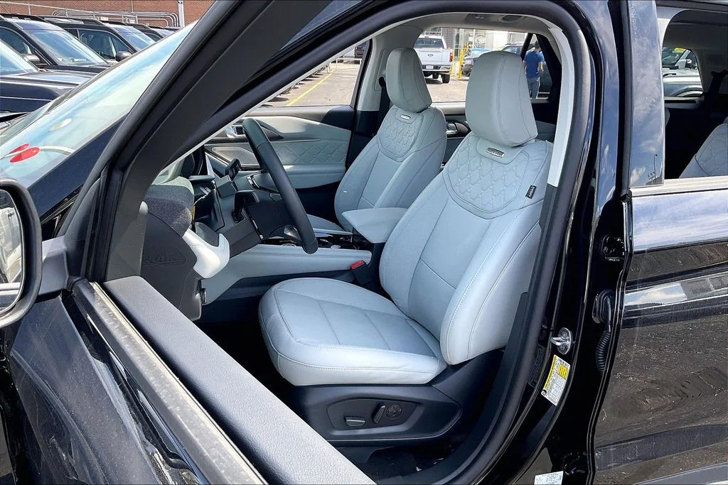 New 2026 Agate Black Metallic Ford Platinum™ image 11
