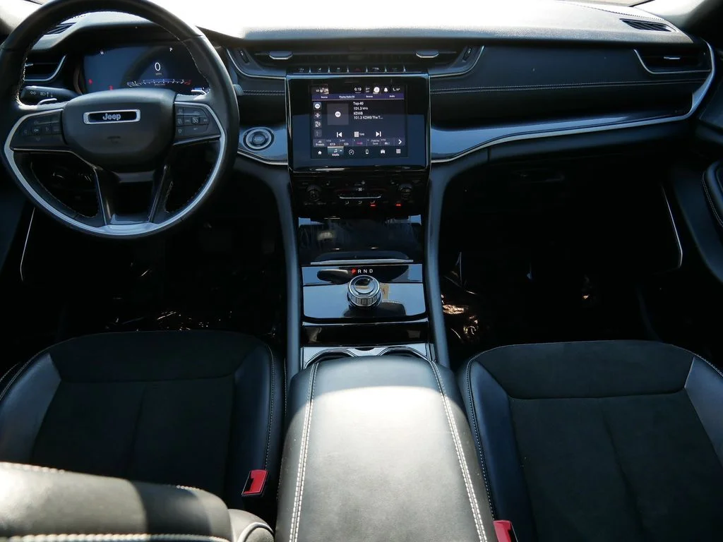 Used 2022 White Jeep Altitude image 13