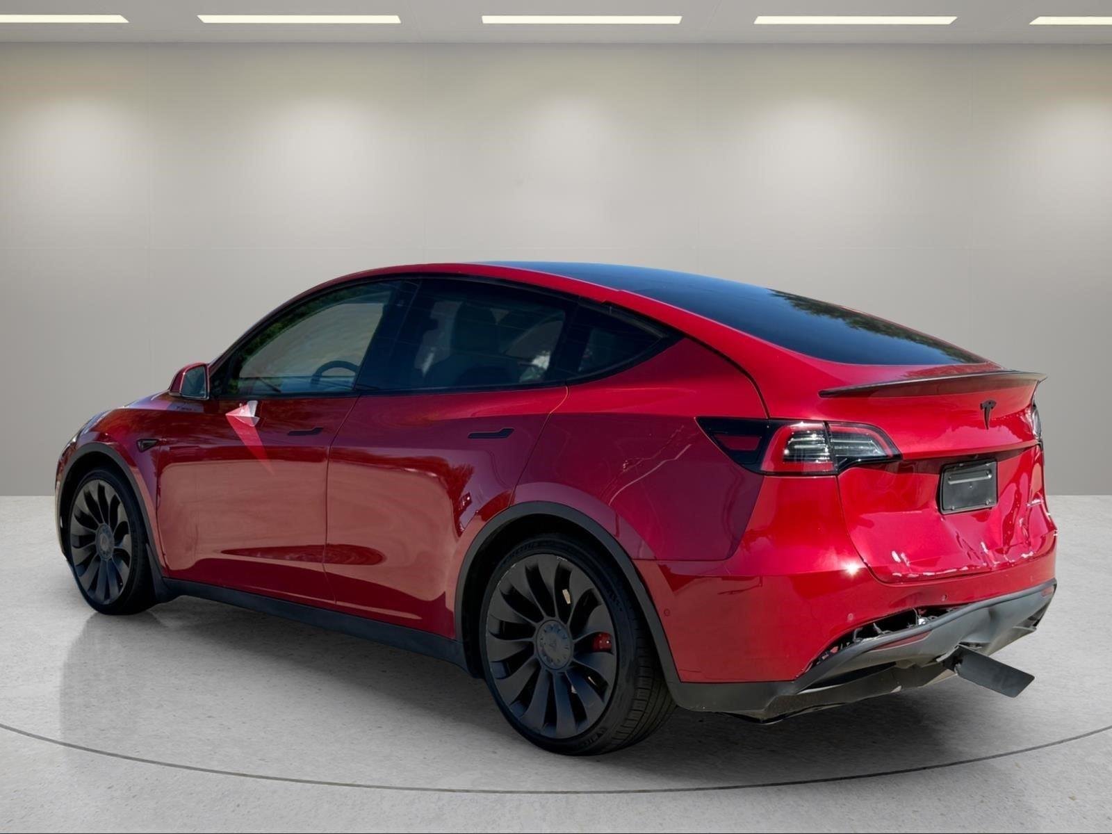 Used 2022  Tesla Performance image 7