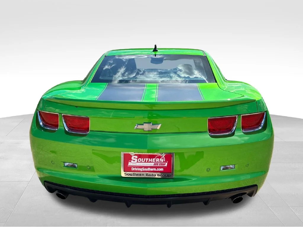 Used 2010 Green Chevrolet 1LT image 4