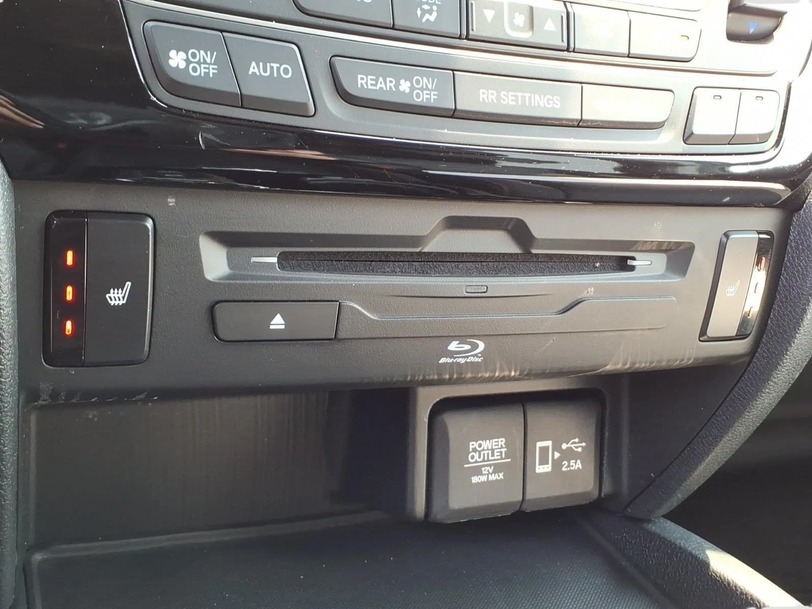 Used 2021 Crystal Black Pearl Honda Touring 8 Passenger image 19