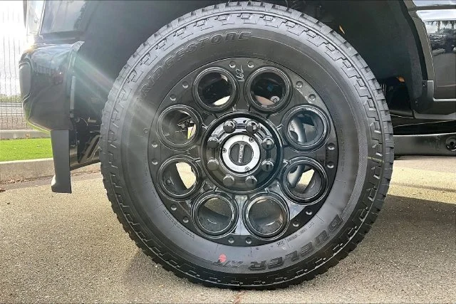 New 2027 Agate Black Metallic Ford F-250® XLT image 12